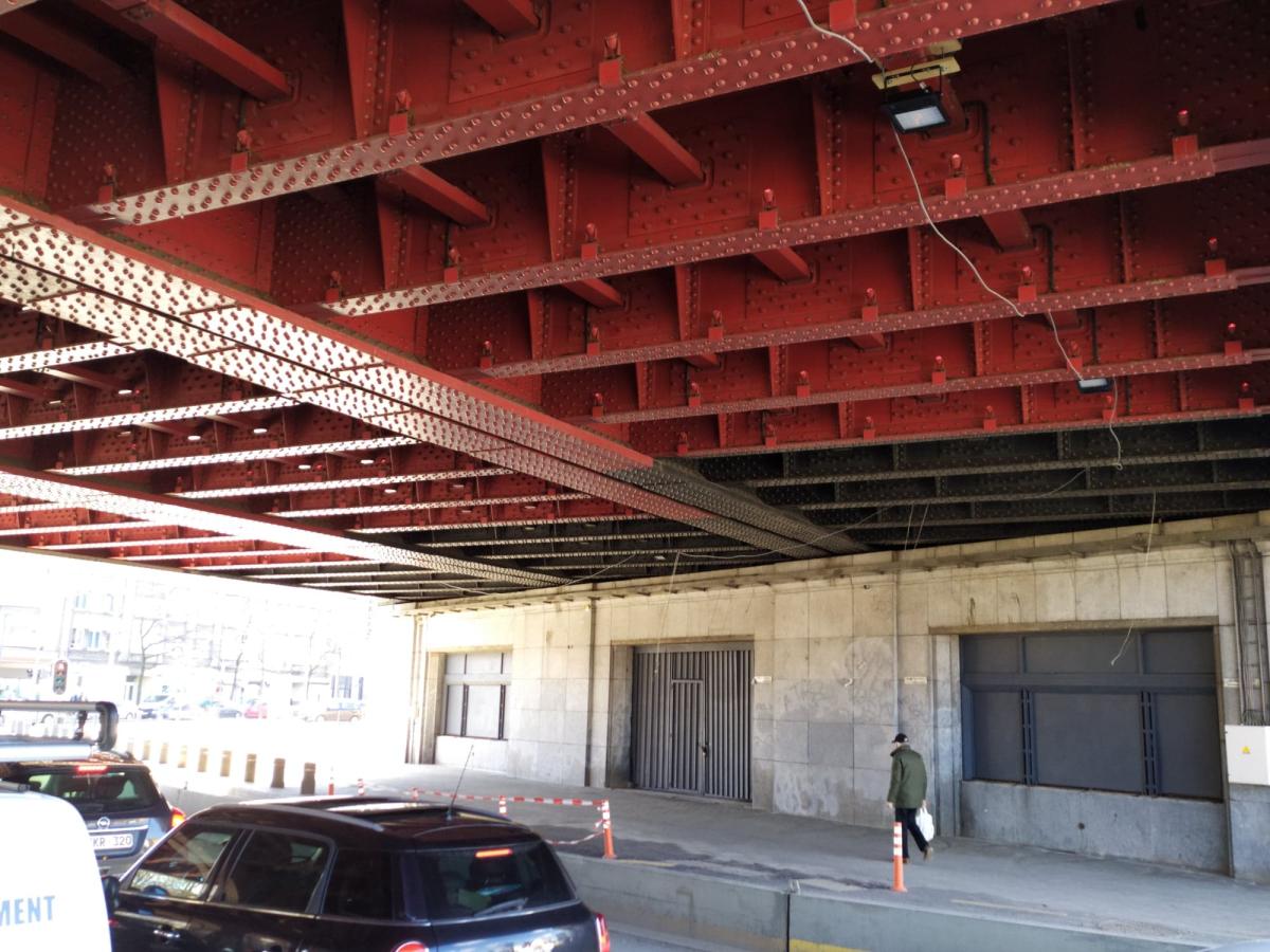 Les murs nettoyés sous le pont du Midi