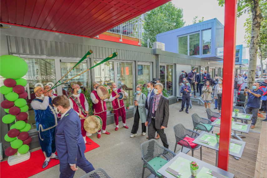 Muzikanten op de opening van de Stalingrad Village