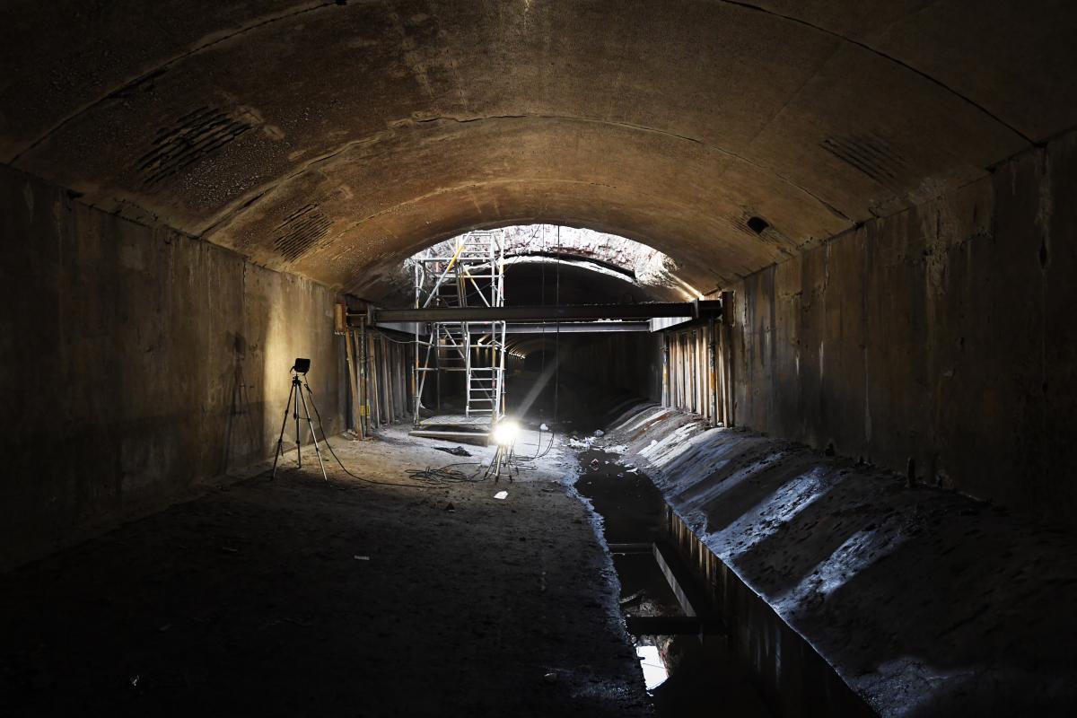 Un des anciens pertuis de la Senne sous le boulevard Lemonnier